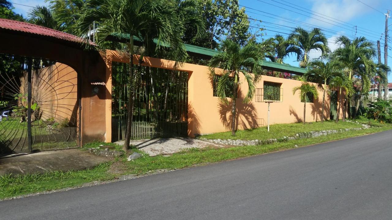 Embassy House Bed & Breakfast Puerto Jimenez Exterior photo