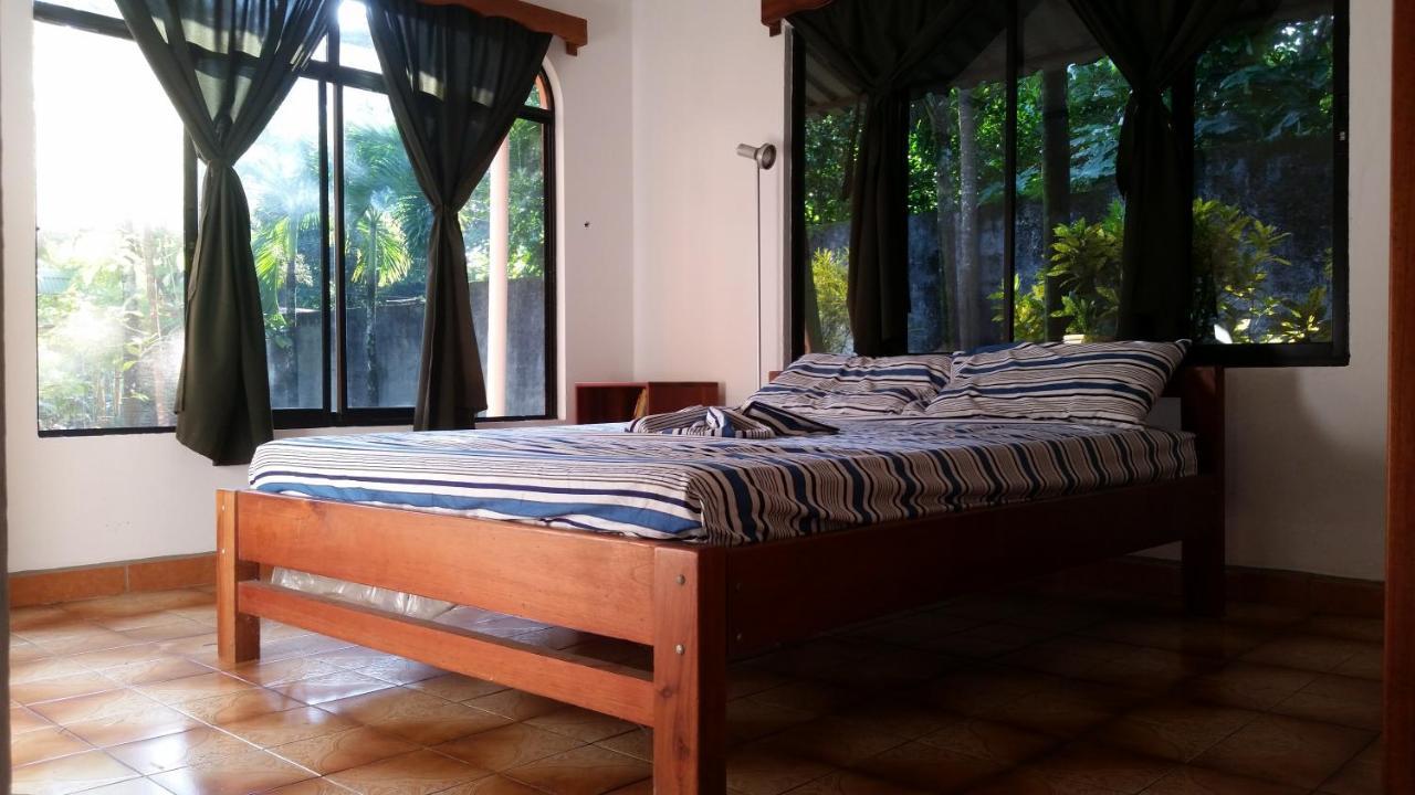 Embassy House Bed & Breakfast Puerto Jimenez Exterior photo